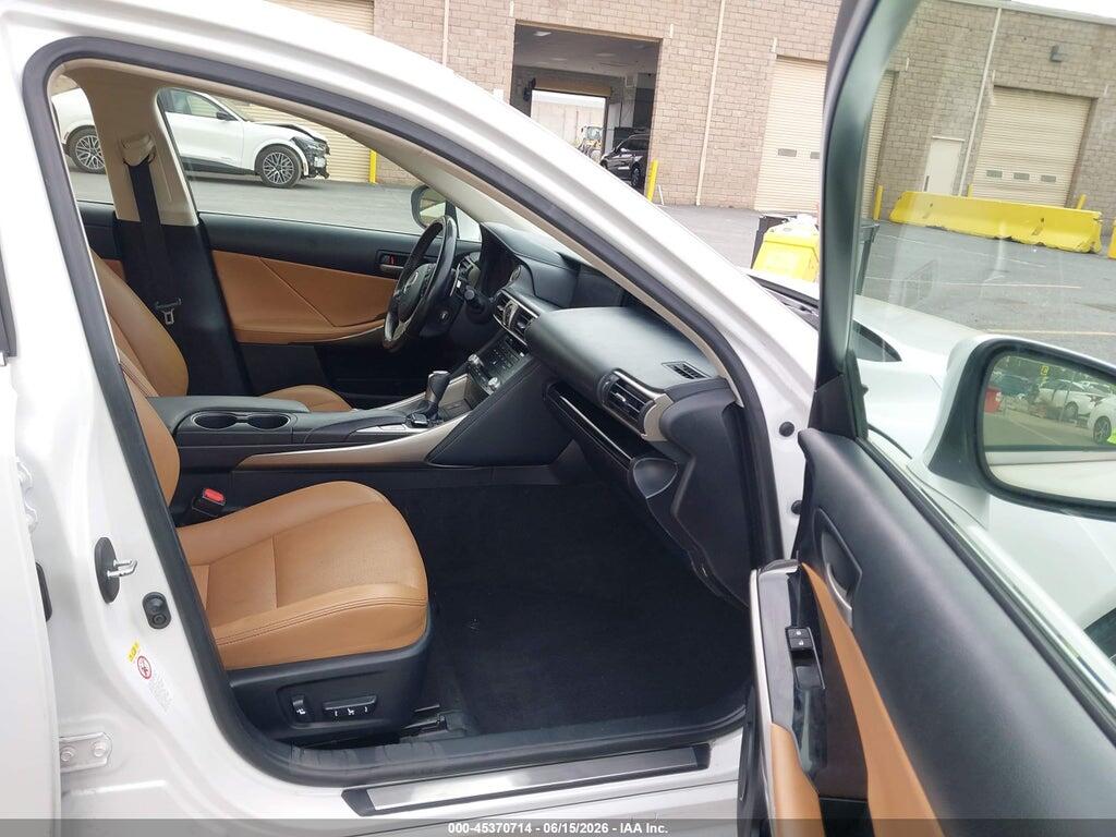 JTHBA1D24H5041851 2017 LEXUS IS 200T photo no. 5