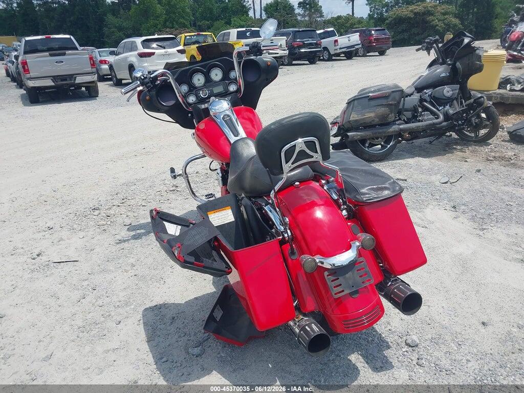 1HD1KBM11BB666819 2011 HARLEY-DAVIDSON FLHX photo no. 3