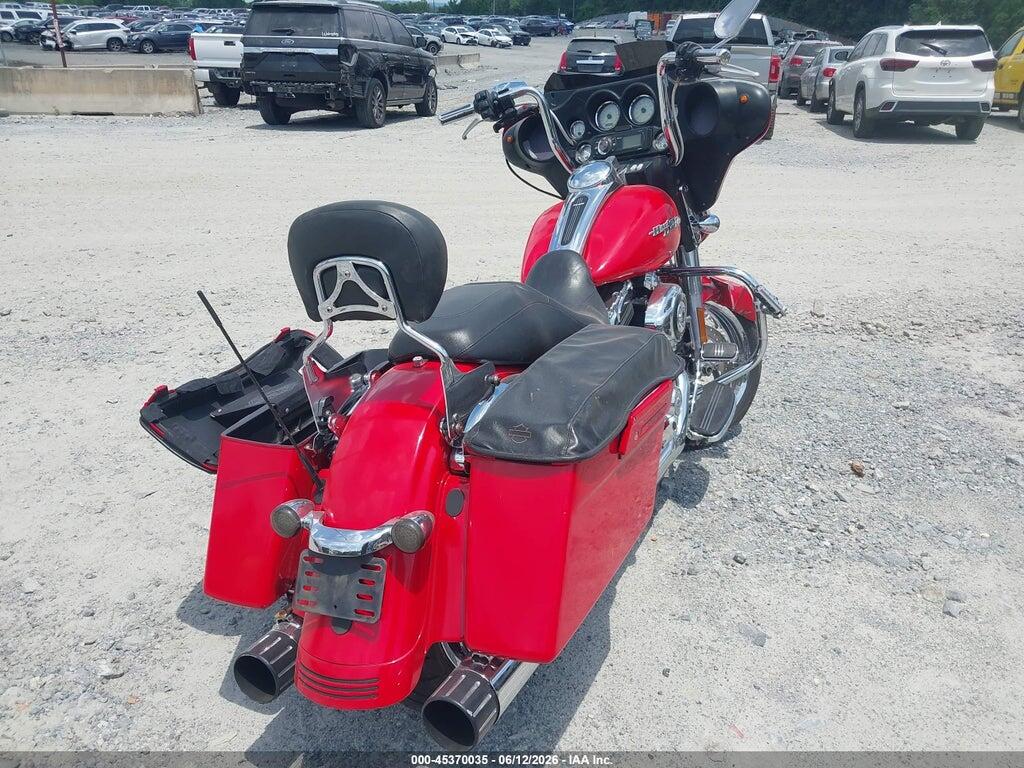 1HD1KBM11BB666819 2011 HARLEY-DAVIDSON FLHX photo no. 4