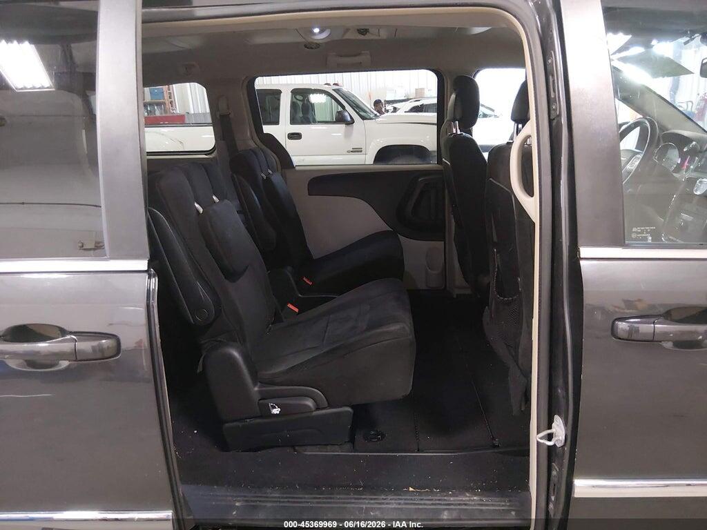 2A4RR5DGXBR682373 2011 CHRYSLER TOWN & COUNTRY photo no. 8