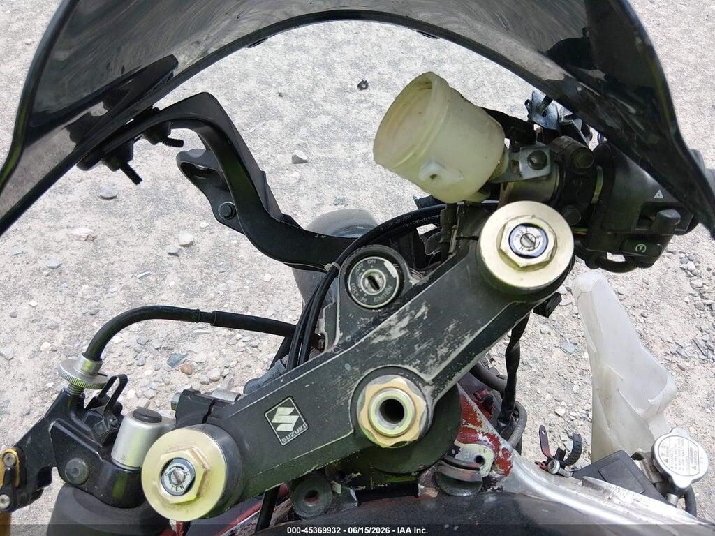 JS1GN7BA012100159 2001 SUZUKI GSX-R600 photo no. 7