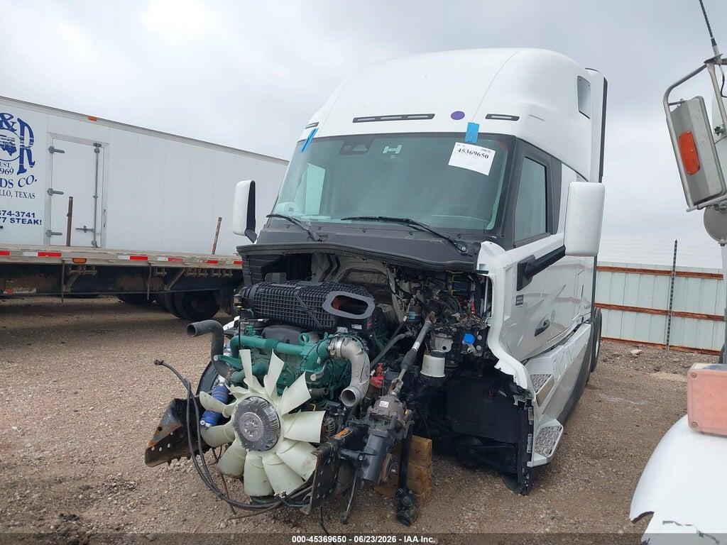 4V4BC9EH7TN700631 2026 VOLVO NEW VNL photo no. 2