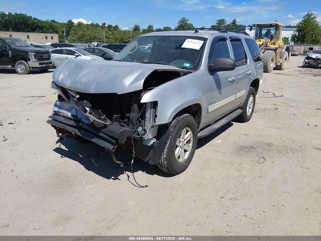 1GNSKBE01DR195705 2013 CHEVROLET TAHOE photo no. 2
