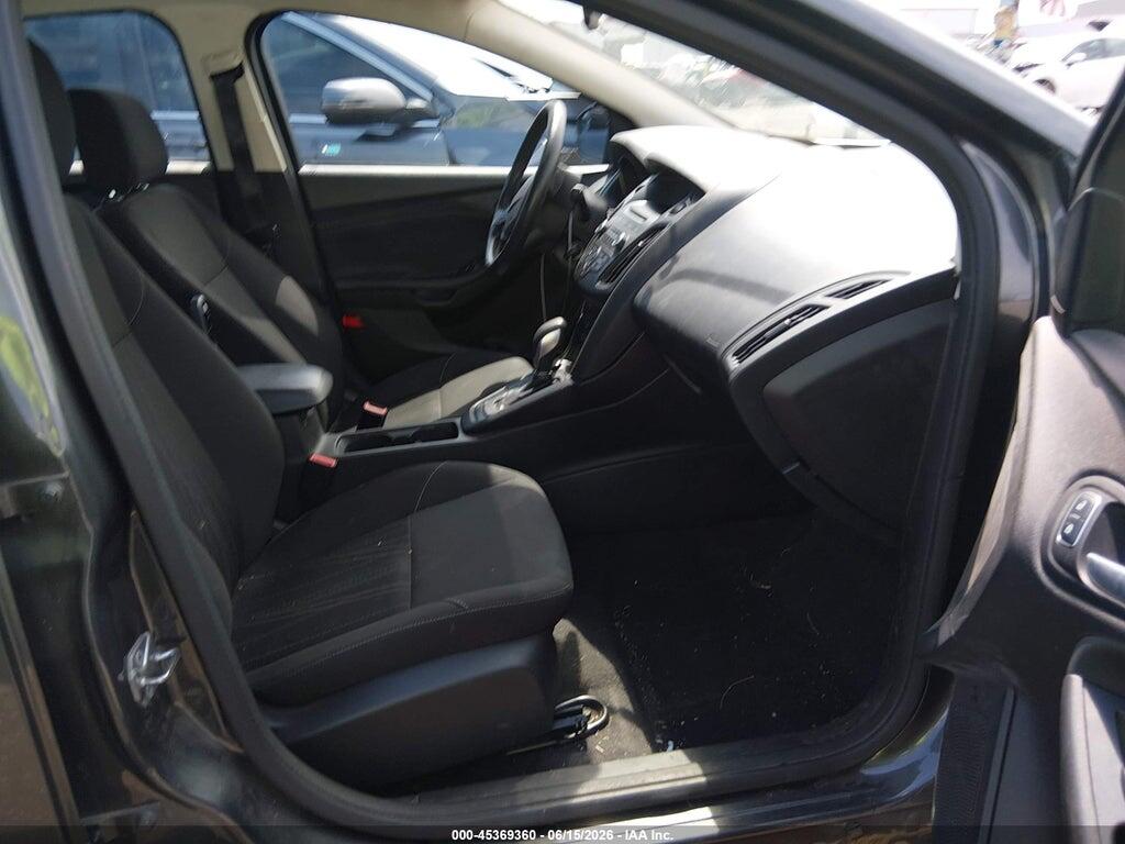 1FADP3FEXHL229769 2017 FORD FOCUS photo no. 5
