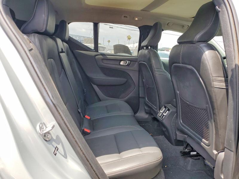 2024 VOLVO XC40 PLUS — Фото 11 из 14