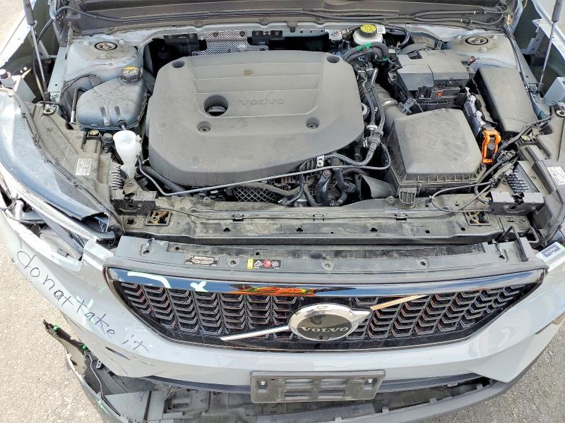 2024 VOLVO XC40 PLUS — Фото 12 из 14