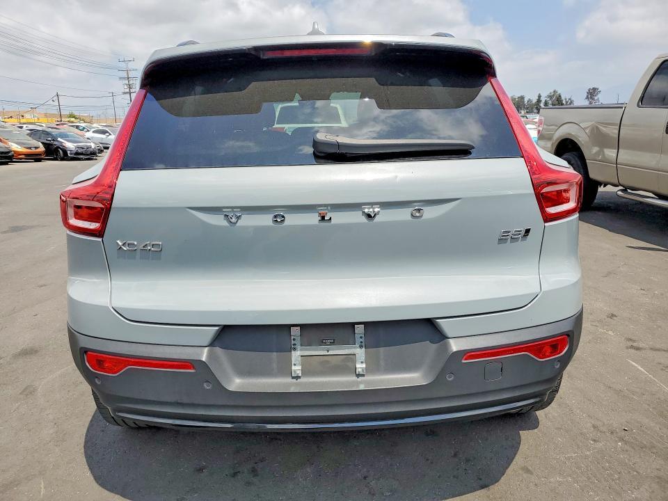 2024 VOLVO XC40 PLUS — Фото 6 из 14