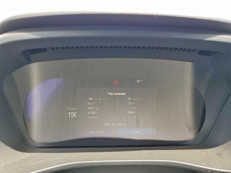 2024 VOLVO XC40 PLUS — Фото 9 из 14