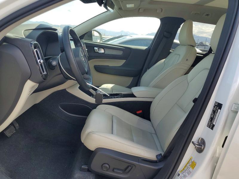 2024 VOLVO XC40 PLUS — Фото 7 из 13