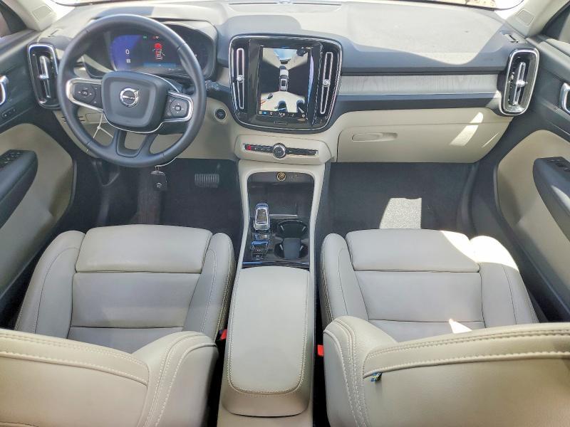 2024 VOLVO XC40 PLUS — Фото 8 из 13