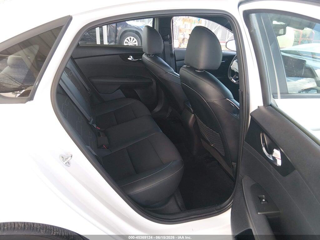 3KPF54AD8NE494319 2022 KIA FORTE photo no. 8