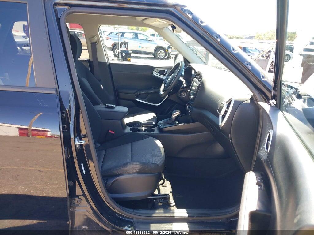 KNDJ23AU2M7143496 2021 KIA SOUL photo no. 5