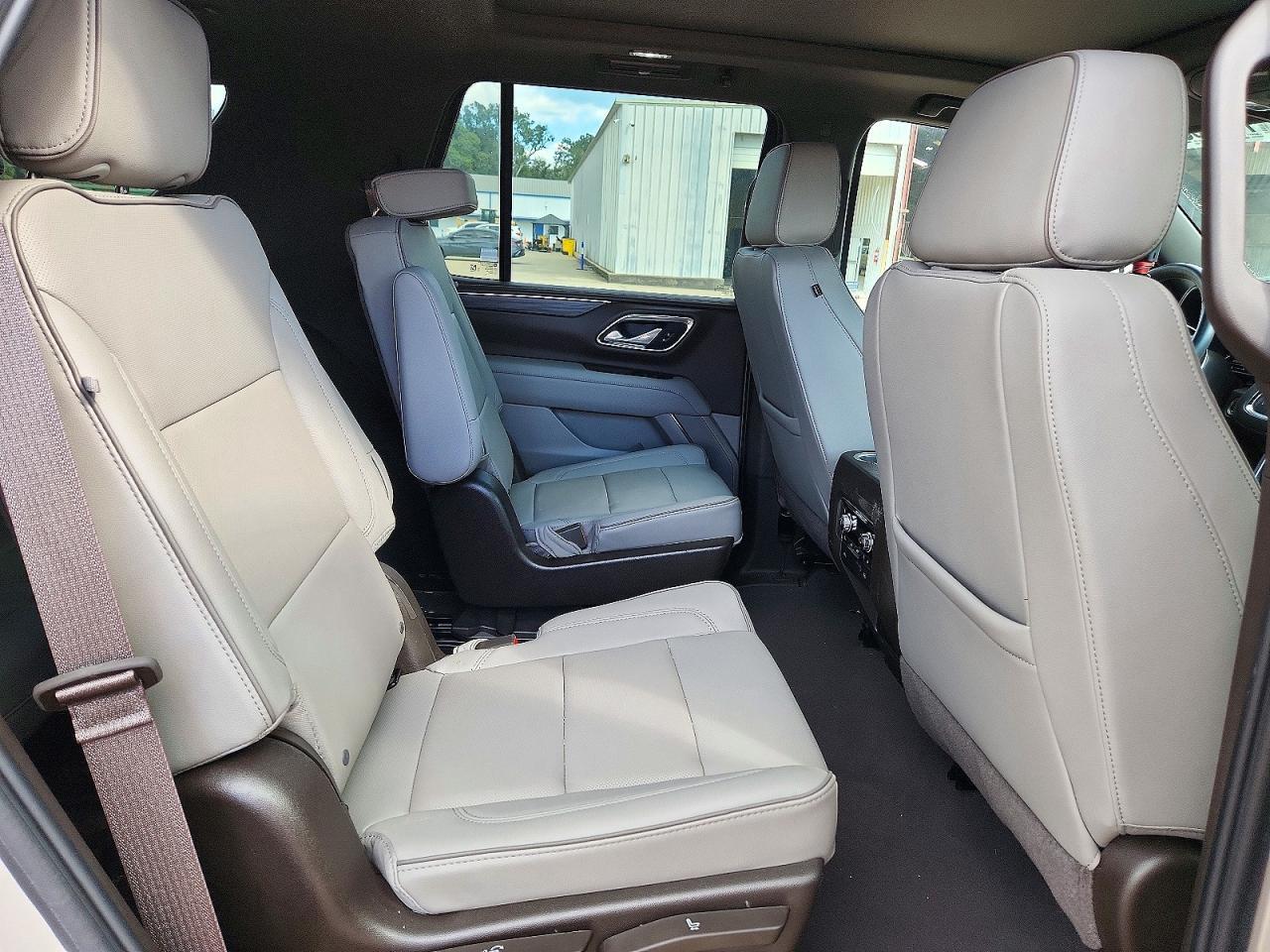 2024 GMC YUKON SLT — Фото 11 из 13