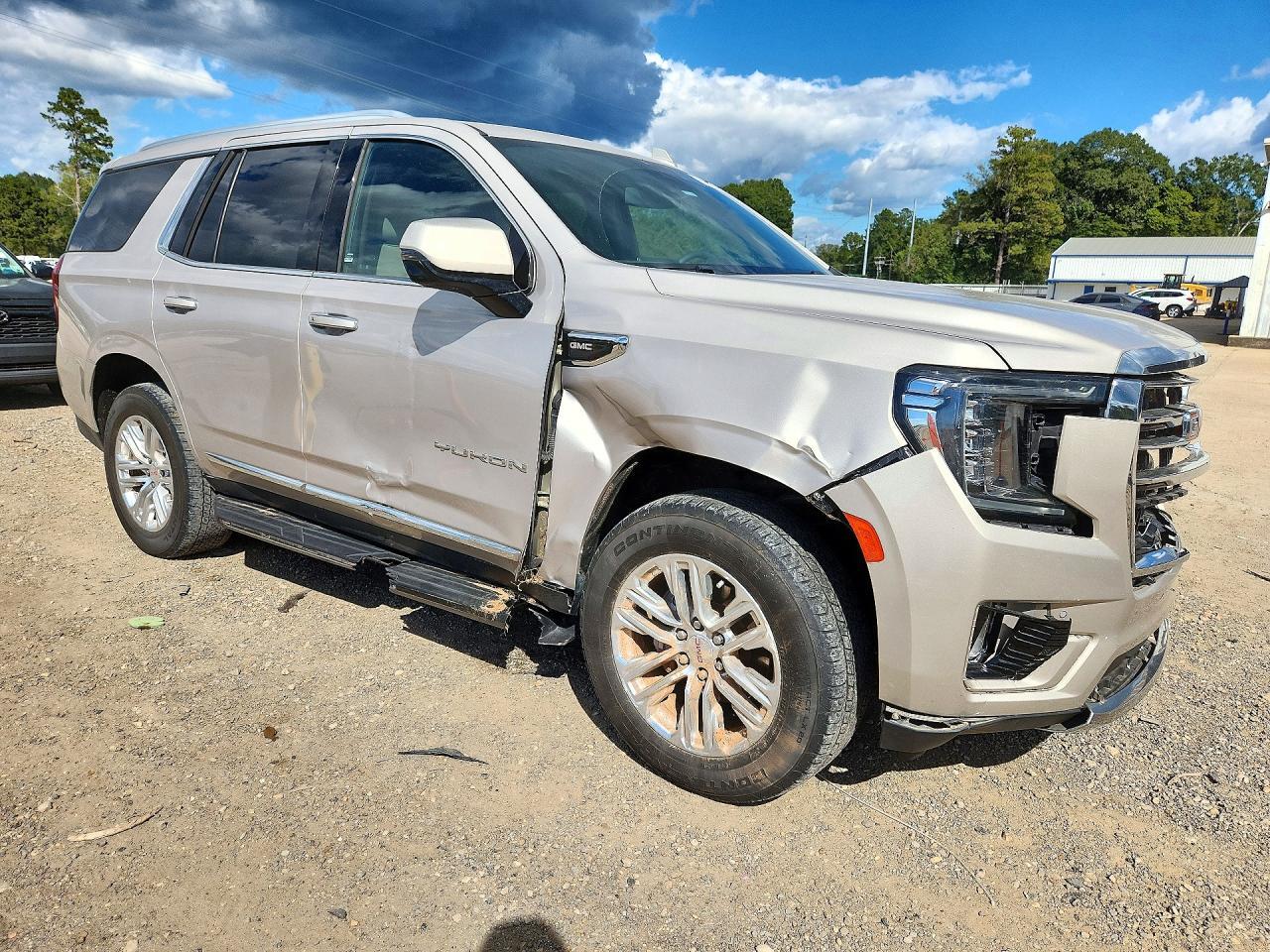 2024 GMC YUKON SLT — Фото 4 из 13