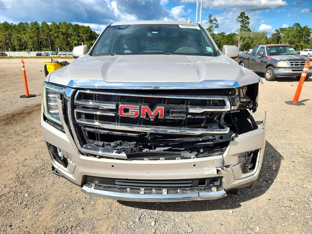 2024 GMC YUKON SLT — Фото 5 из 13