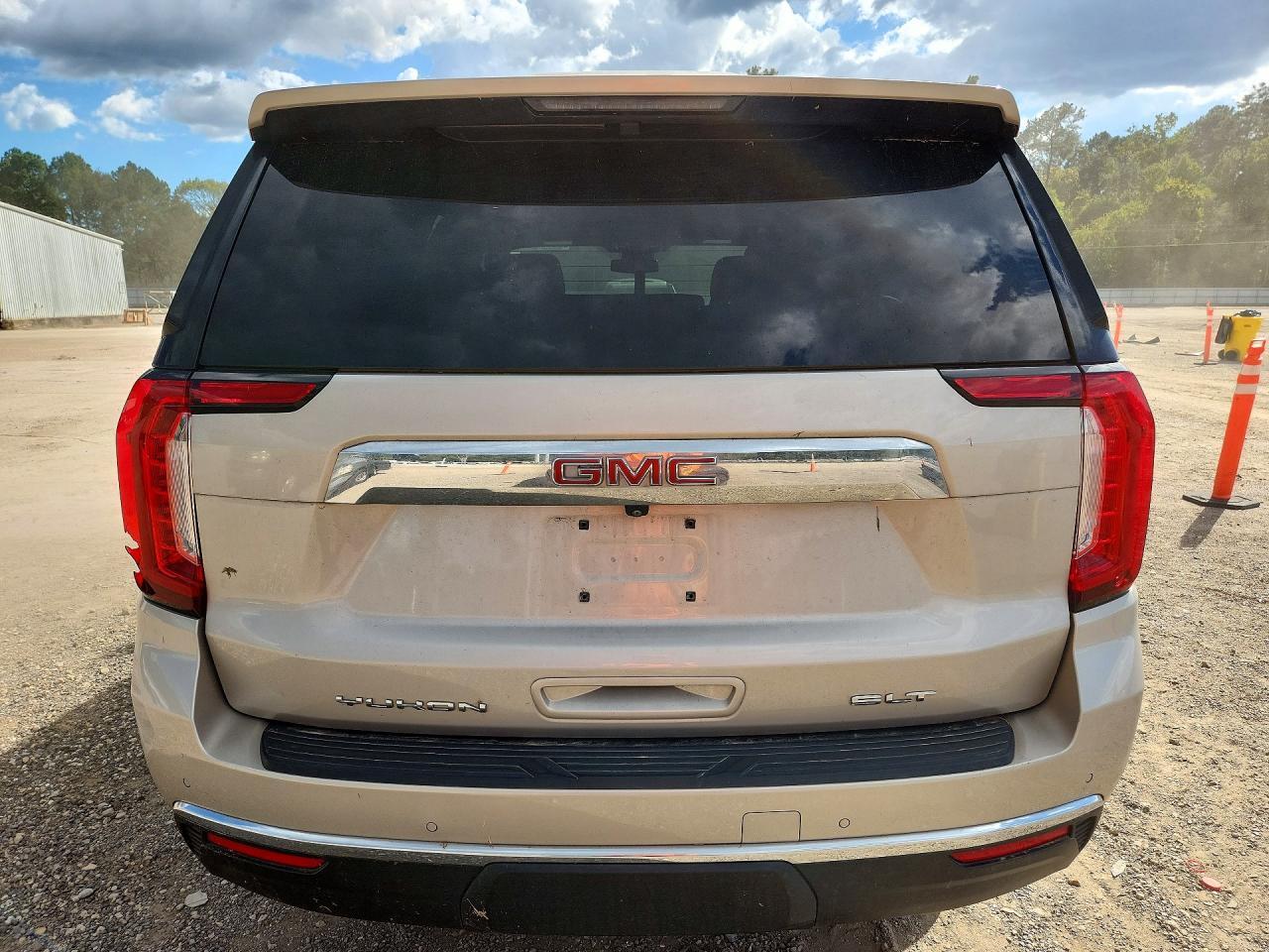 2024 GMC YUKON SLT — Фото 6 из 13