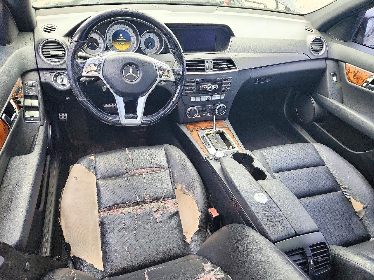 2012 MERCEDES-BENZ C 250 — Фото 8 из 12