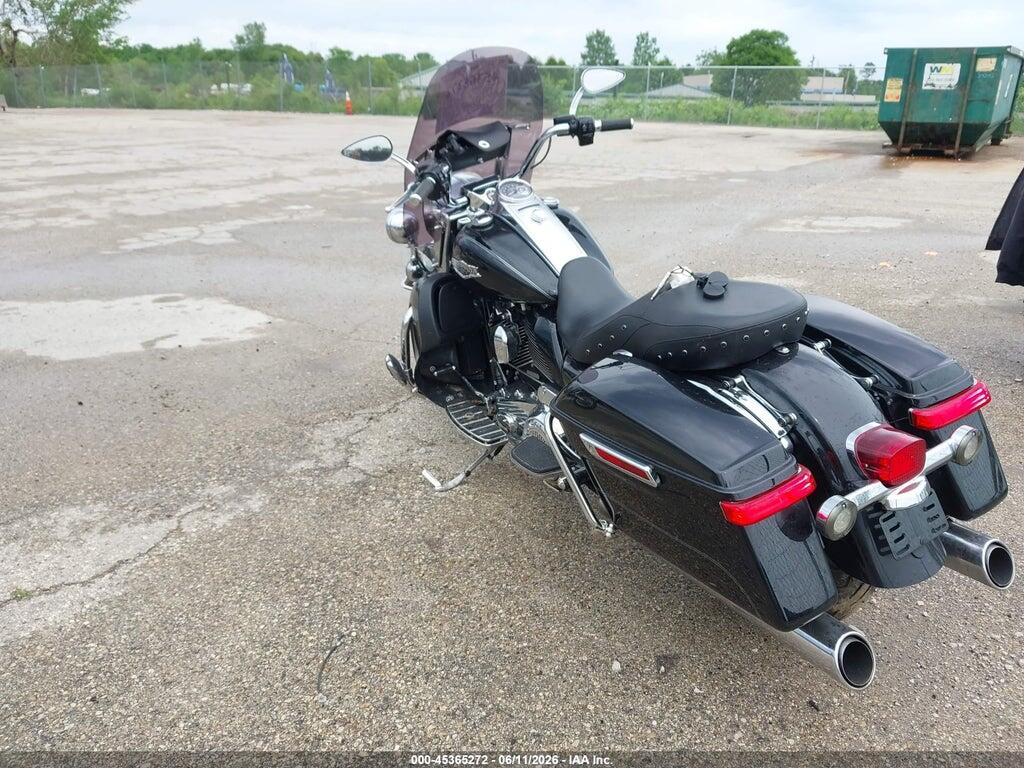 1HD1FBC18HB673653 2017 HARLEY-DAVIDSON FLHR photo no. 3