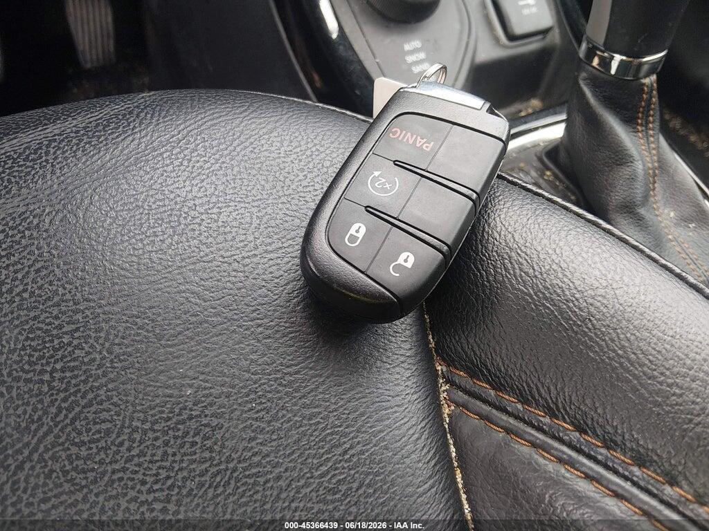 3C4NJDCB3JT470390 2018 JEEP COMPASS photo no. 11
