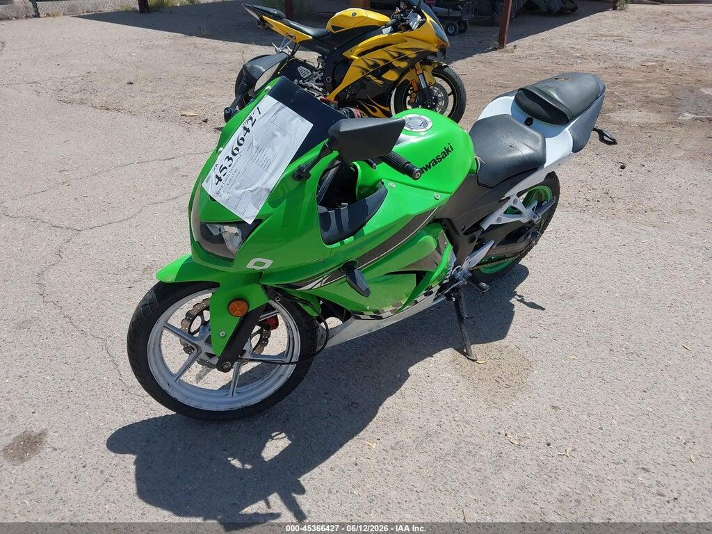 JKAEXMJ13ADA59440 2010 KAWASAKI EX250 photo no. 2