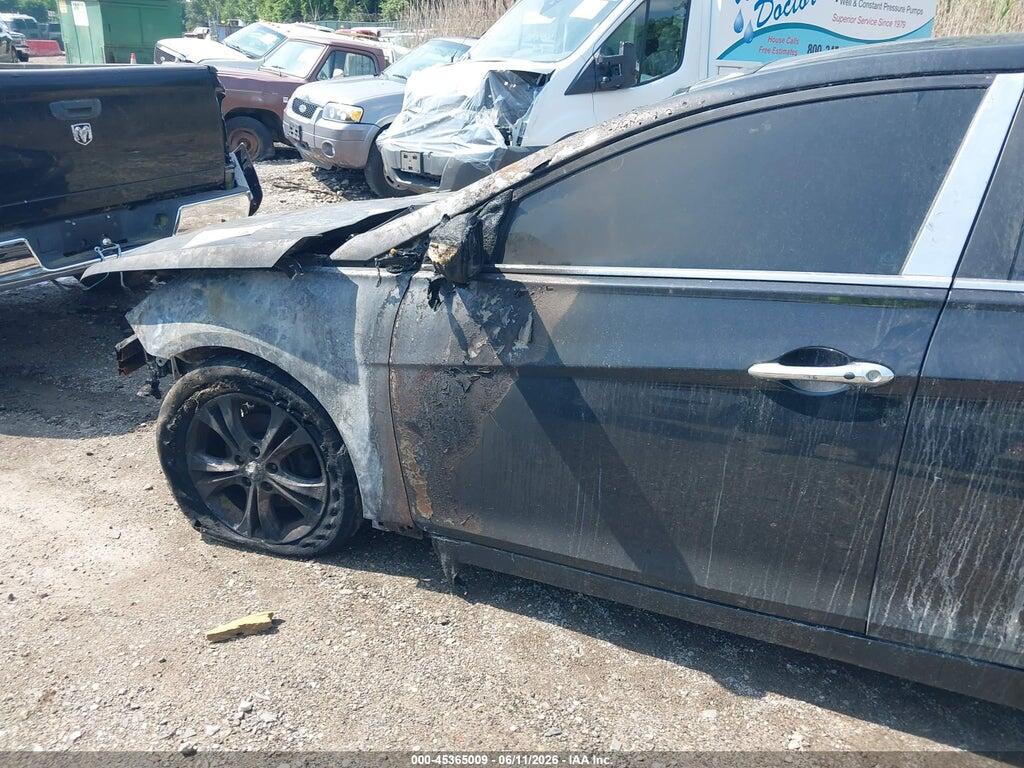 5NPEC4AC2CH471877 2012 HYUNDAI SONATA photo no. 11