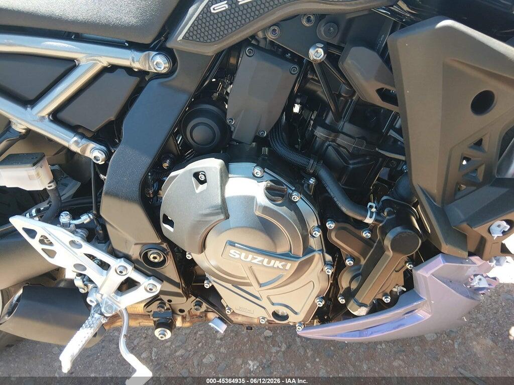 JS1EM13B7R7103542 2024 SUZUKI GSX800 photo no. 8
