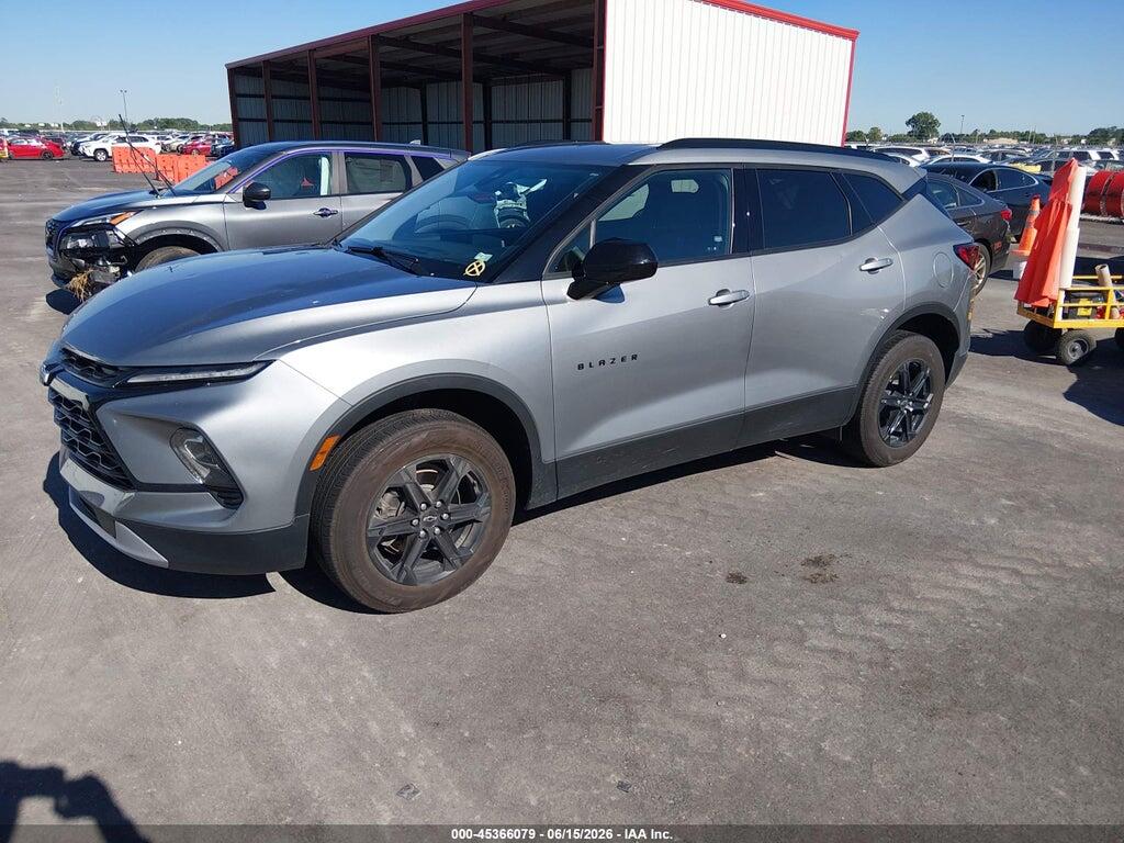 3GNKBCR44PS137656 2023 CHEVROLET BLAZER photo no. 2