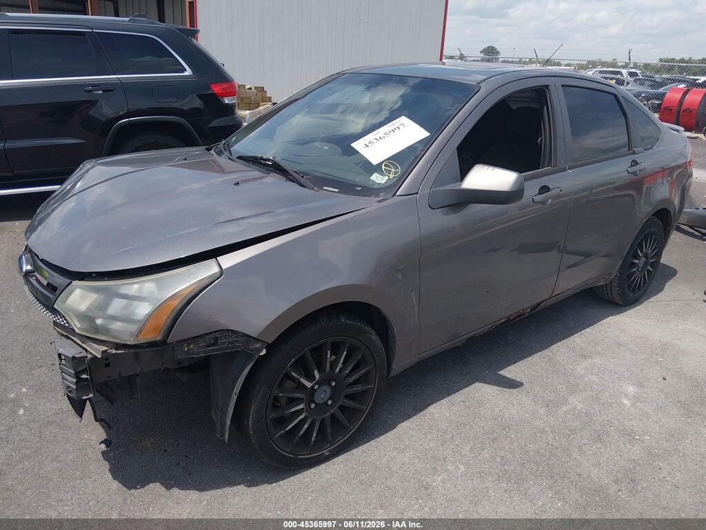 1FAHP3GNXAW199550 2010 FORD FOCUS photo no. 2
