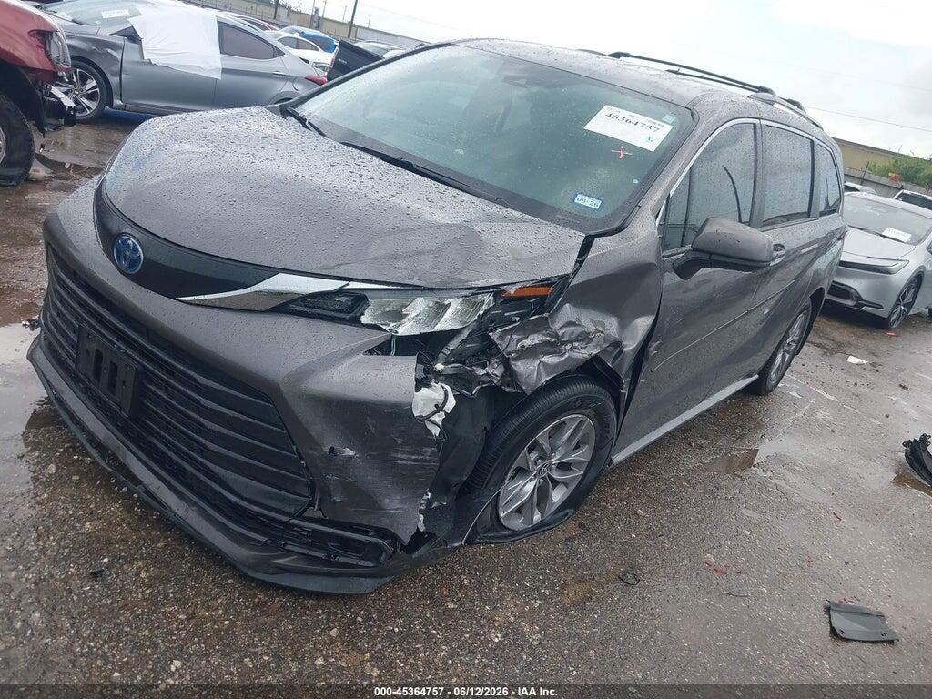 5TDKRKEC2PS179940 2023 TOYOTA SIENNA photo no. 2