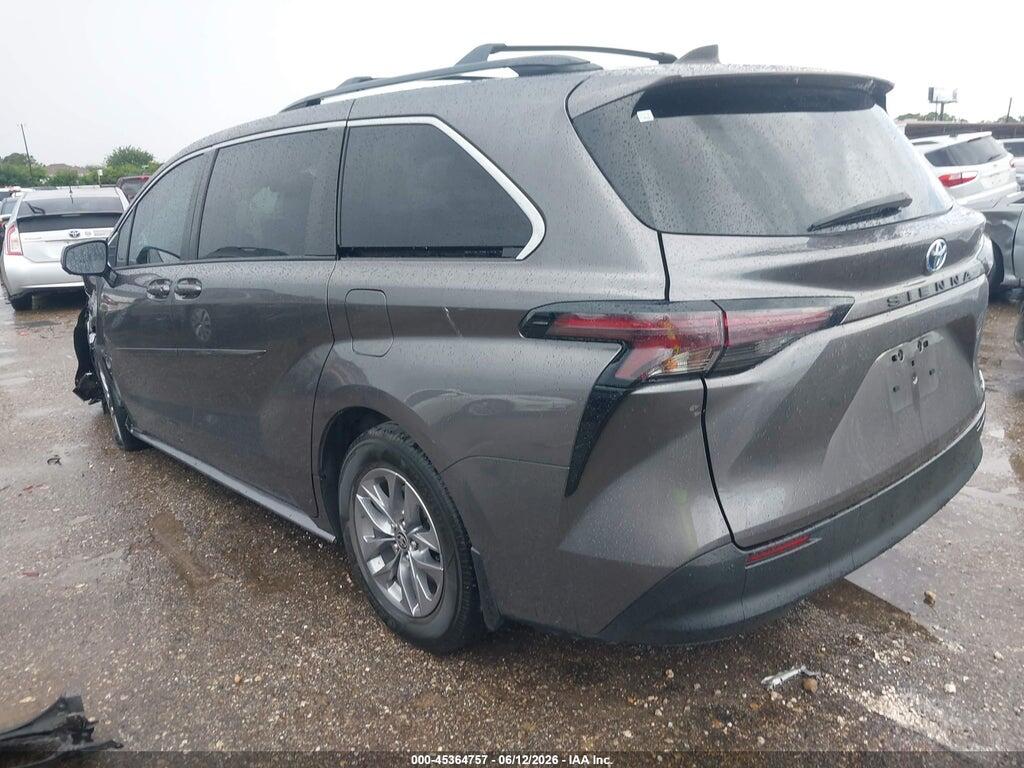 5TDKRKEC2PS179940 2023 TOYOTA SIENNA photo no. 3
