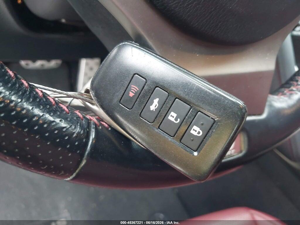 JTHBA1D28H5057194 2017 LEXUS IS 200T photo no. 11