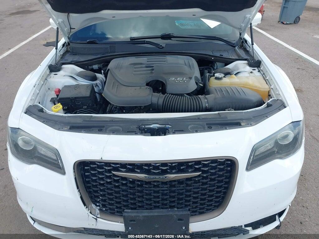 2C3CCAGG8GH296389 2016 CHRYSLER 300 photo no. 10