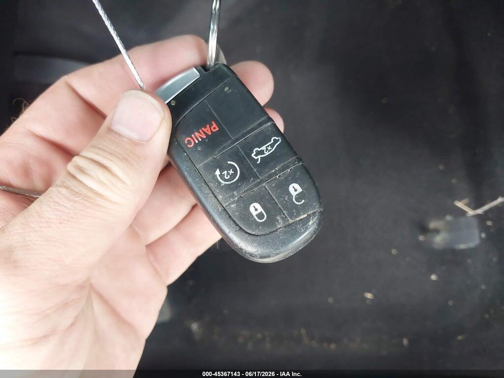 2C3CCAGG8GH296389 2016 CHRYSLER 300 photo no. 11