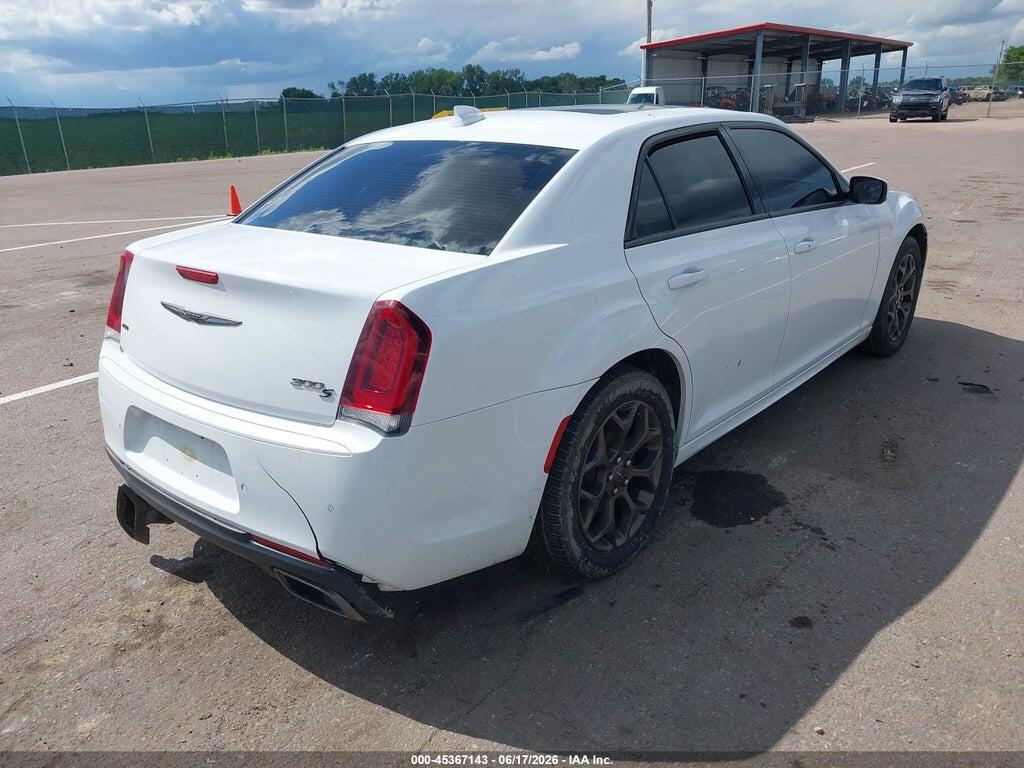 2C3CCAGG8GH296389 2016 CHRYSLER 300 photo no. 4