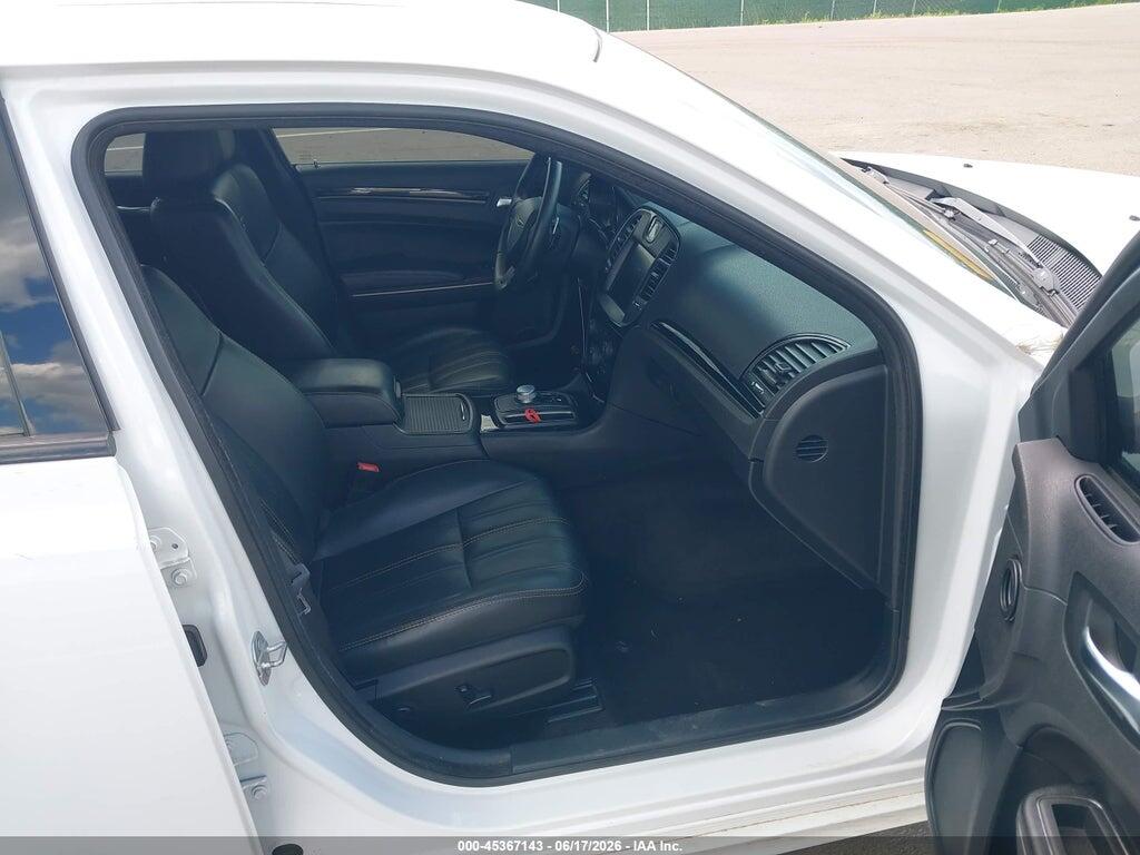 2C3CCAGG8GH296389 2016 CHRYSLER 300 photo no. 5