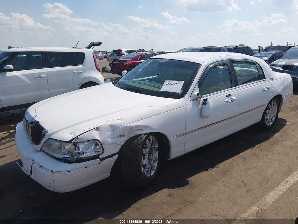 2LNHM82VX9X612523 2009 LINCOLN TOWN CAR photo no. 2