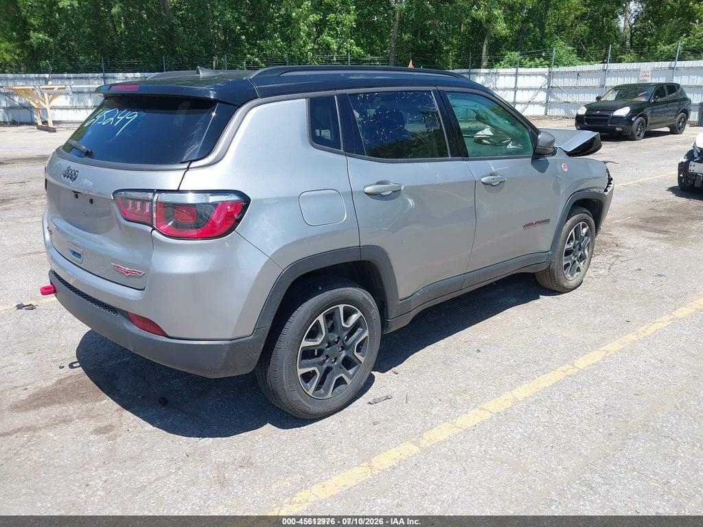 3C4NJDDB1KT645249 2019 JEEP COMPASS photo no. 4