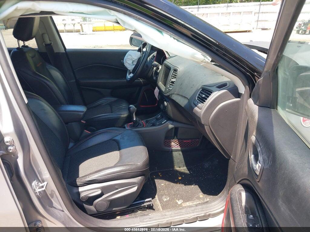 3C4NJDDB1KT645249 2019 JEEP COMPASS photo no. 5