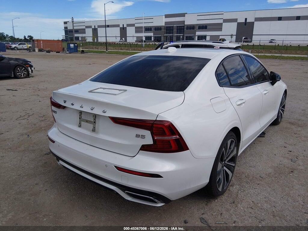 7JRL12FZ6NG175669 2022 VOLVO S60 photo no. 4