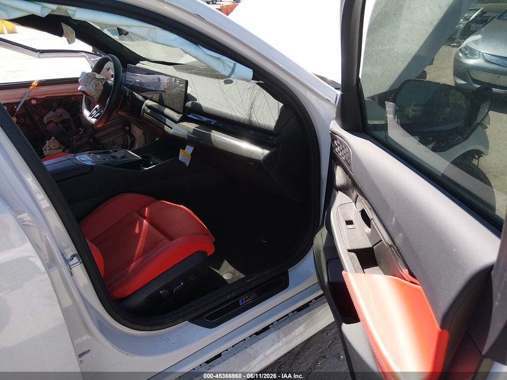 WBS83FK08SCU42609 2025 BMW M5 photo no. 5