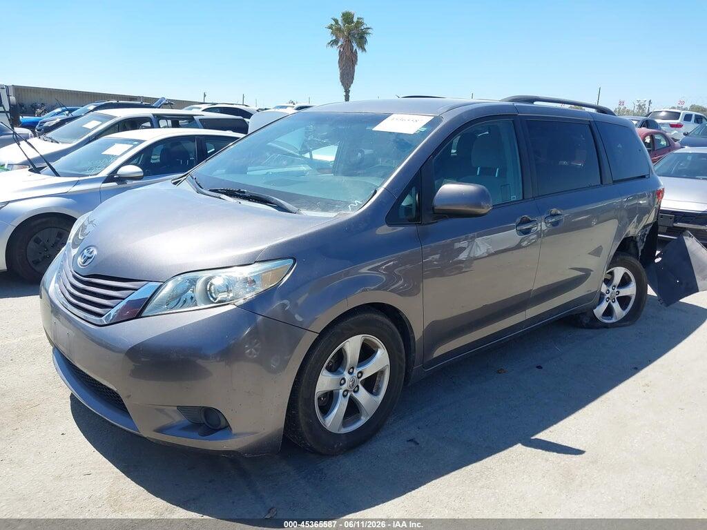 5TDKK3DC4FS583509 2015 TOYOTA SIENNA photo no. 2