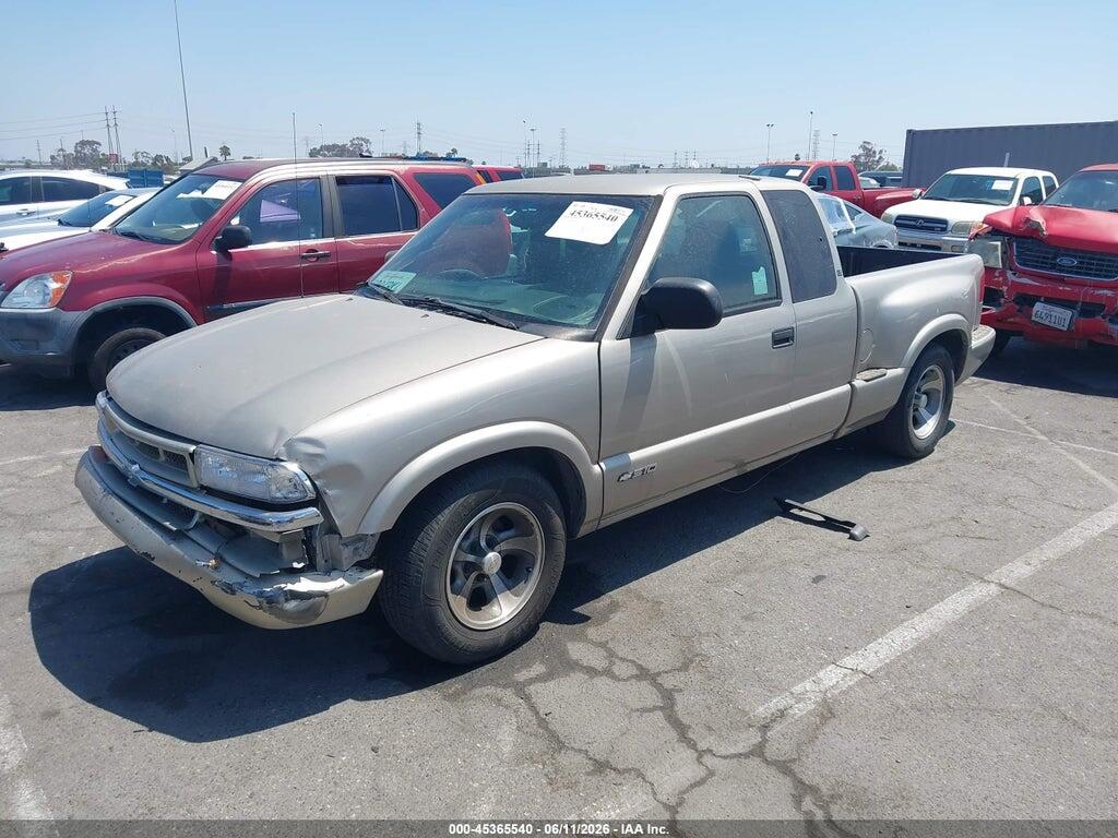1GCCS19W4Y8272360 2000 CHEVROLET S-10 photo no. 2