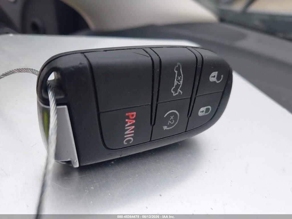 2C3CCAEG8KH698098 2019 CHRYSLER 300 photo no. 11