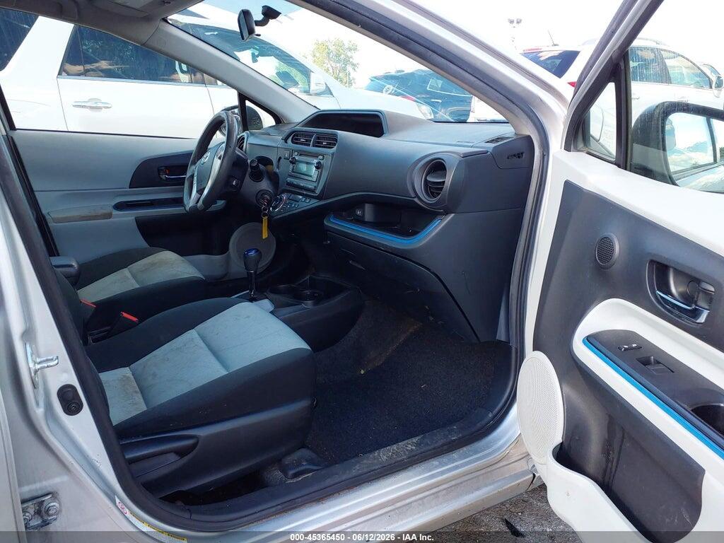 JTDKDTB35D1056909 2013 TOYOTA PRIUS C photo no. 5