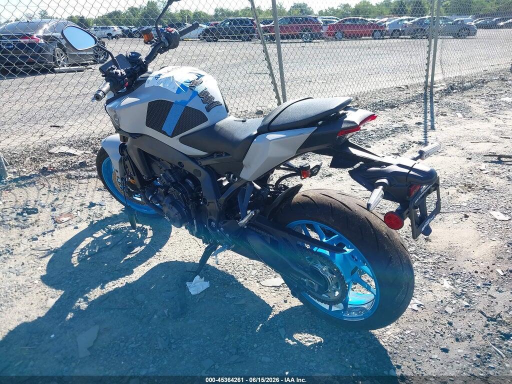 JYARN94E0SA002486 2025 YAMAHA MT09 photo no. 3