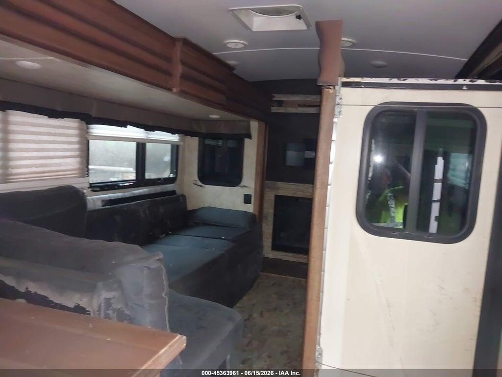 4YDF3712XF4701296 2015 KEYSTONE MONTANA photo no. 5