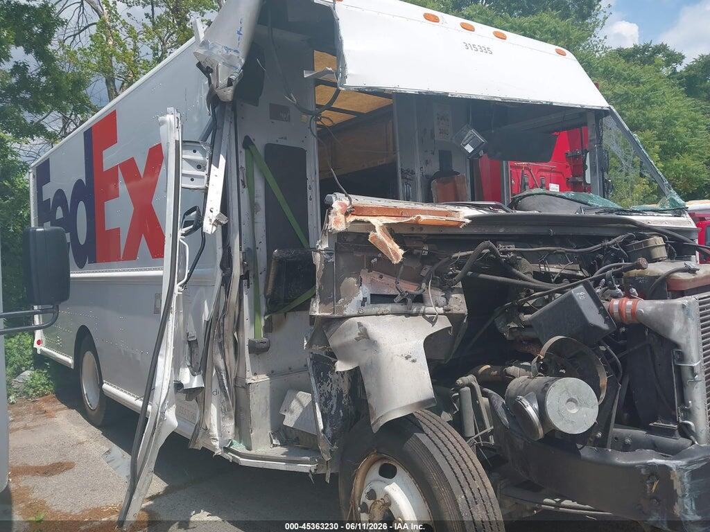 4UZAARCP27CY64177 2007 FREIGHTLINER CHASSIS photo no. 1