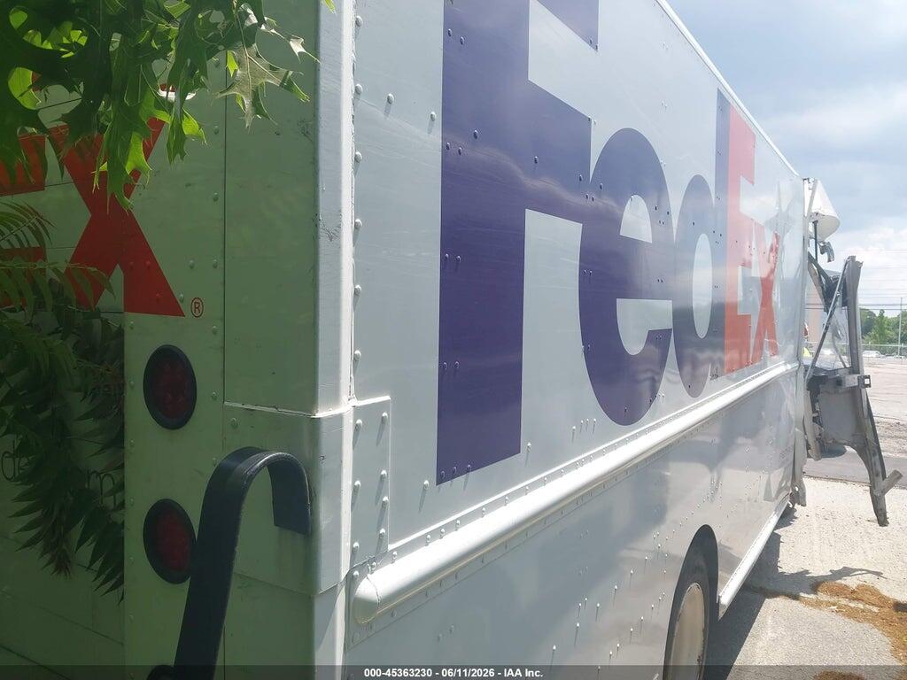 4UZAARCP27CY64177 2007 FREIGHTLINER CHASSIS photo no. 4