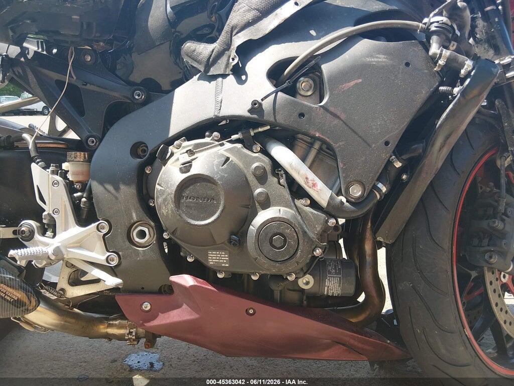 JH2SC5901DK500136 2013 HONDA CBR1000 photo no. 8
