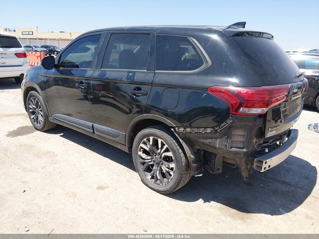 JA4AZ3A32JJ002391 2018 MITSUBISHI OUTLANDER photo no. 3